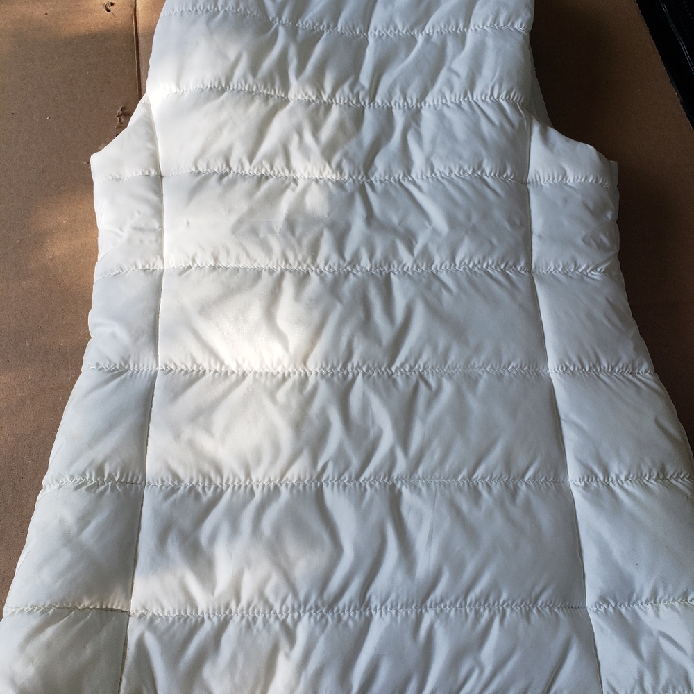 White vest - Picture 3 of 6